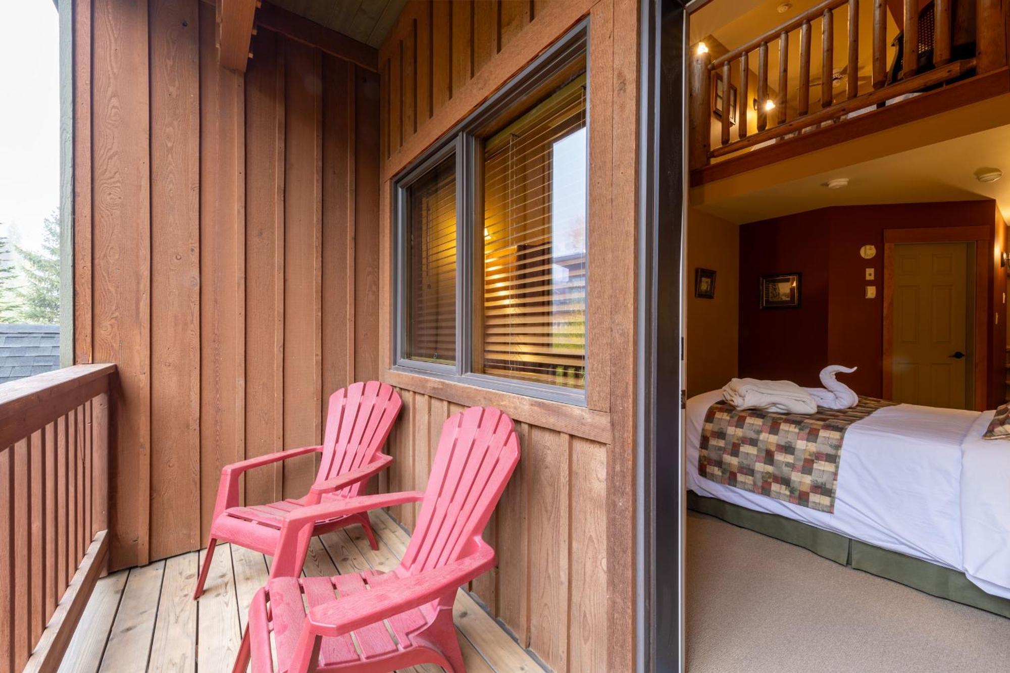 Vagabond Lodge At Kicking Horse Golden Dış mekan fotoğraf