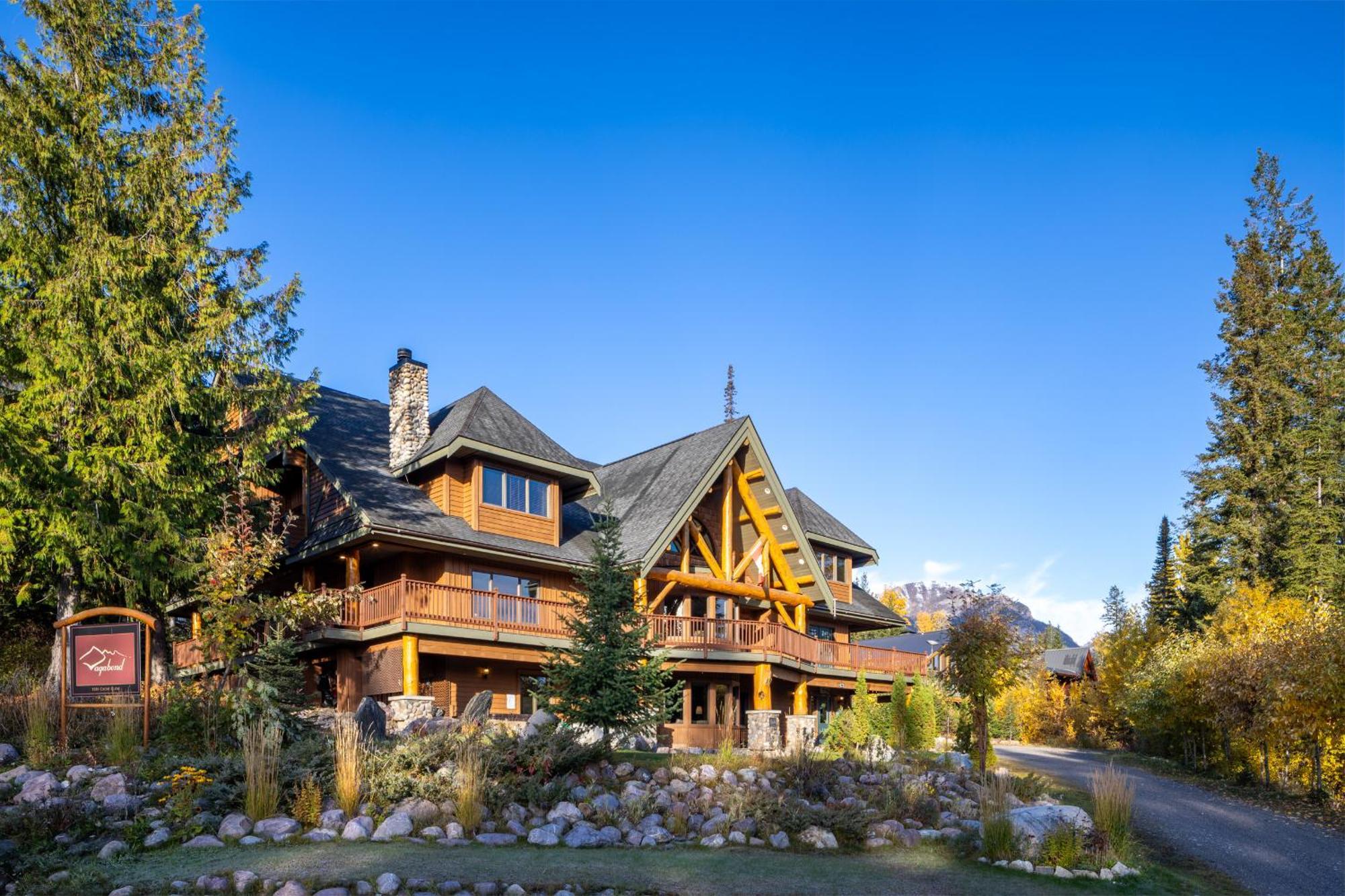Vagabond Lodge At Kicking Horse Golden Dış mekan fotoğraf