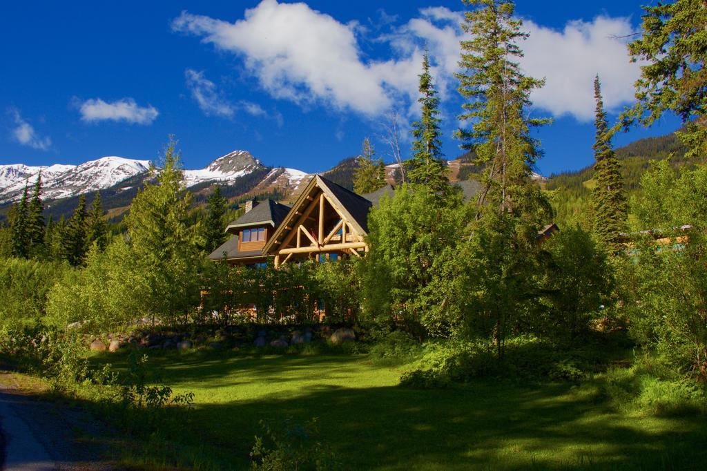 Vagabond Lodge At Kicking Horse Golden Dış mekan fotoğraf