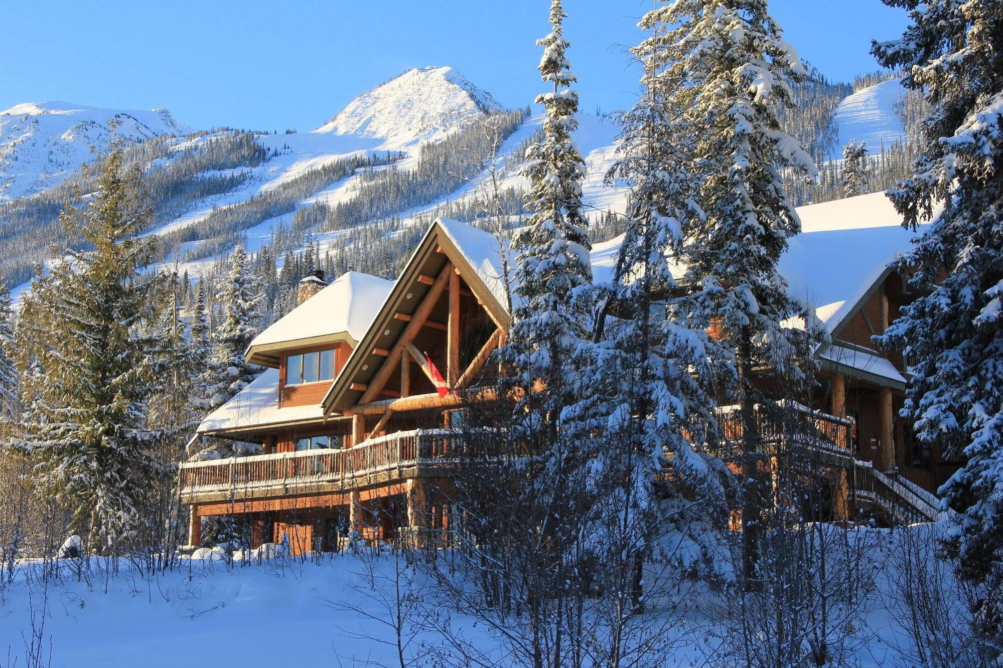 Vagabond Lodge At Kicking Horse Golden Dış mekan fotoğraf